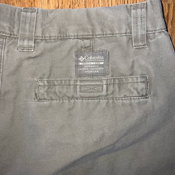 Columbia Shorts - Picture 4 of 5